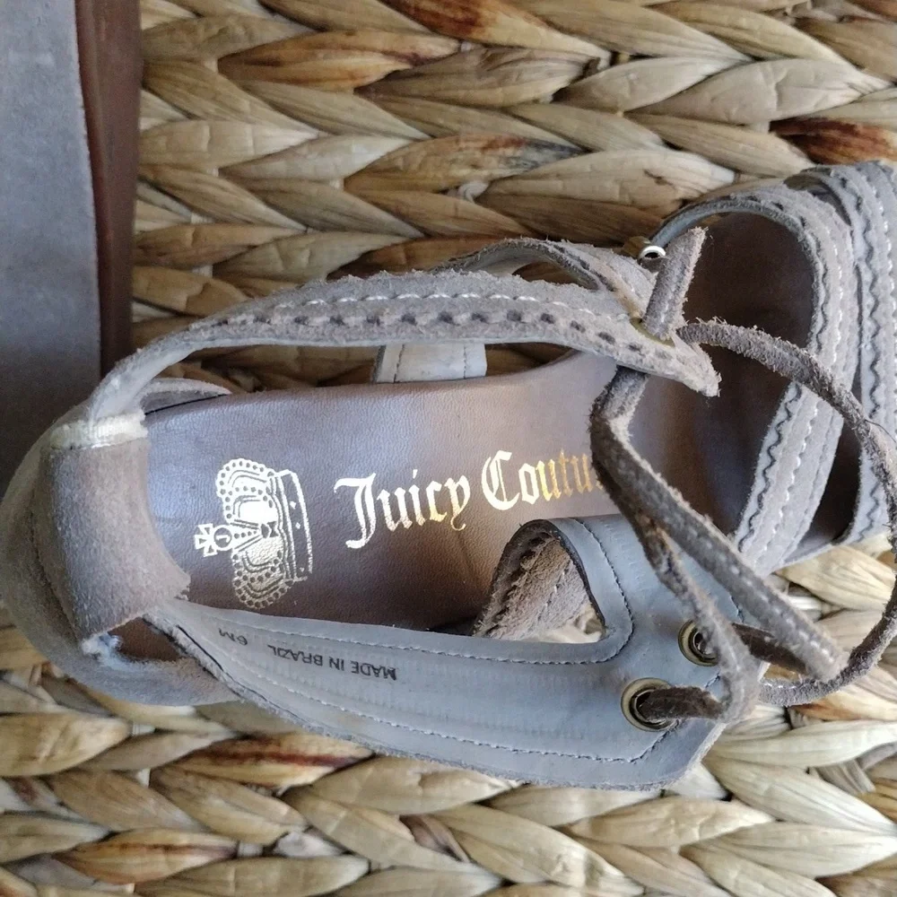 Juicy Couture suede taupe platform sandals 6